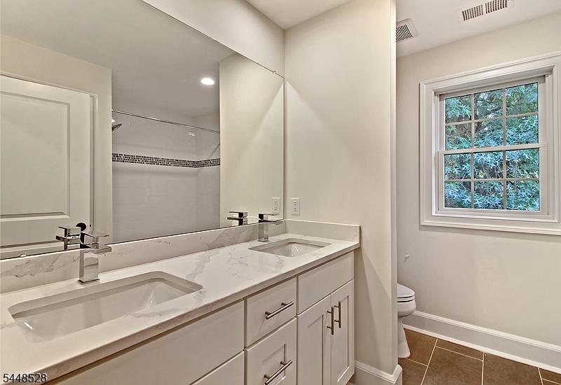 184 Hickory Tavern Rd