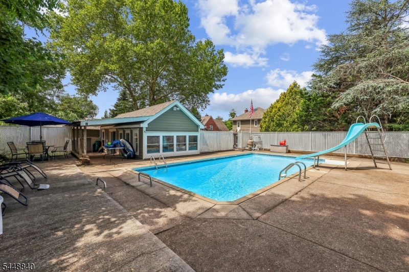 199 Larch Ave