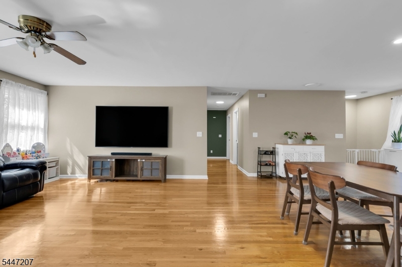 25 Gillette Rd