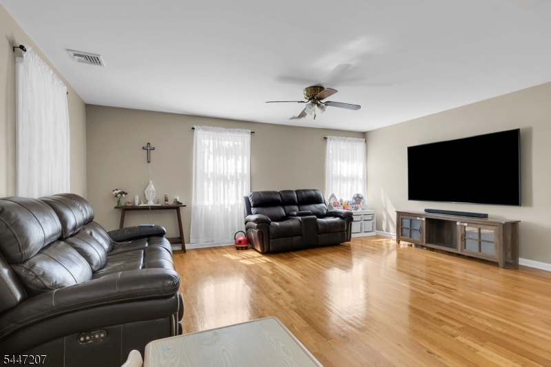 25 Gillette Rd