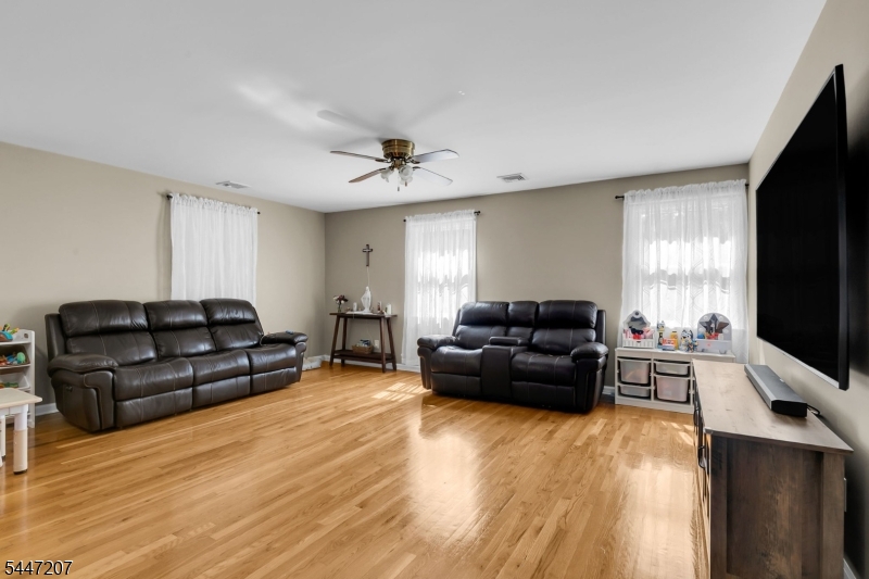 25 Gillette Rd