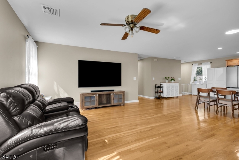 25 Gillette Rd