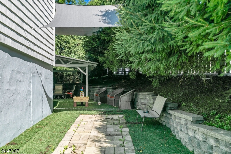 25 Gillette Rd