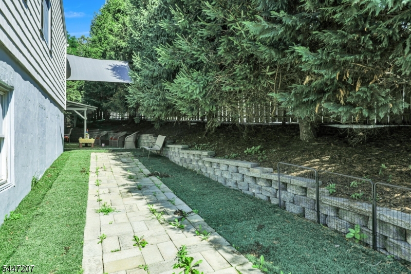 25 Gillette Rd