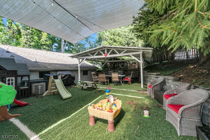 25 Gillette Rd