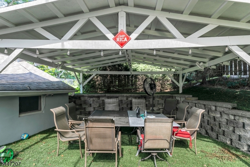 25 Gillette Rd