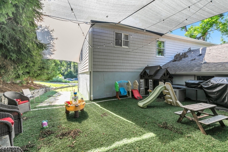 25 Gillette Rd