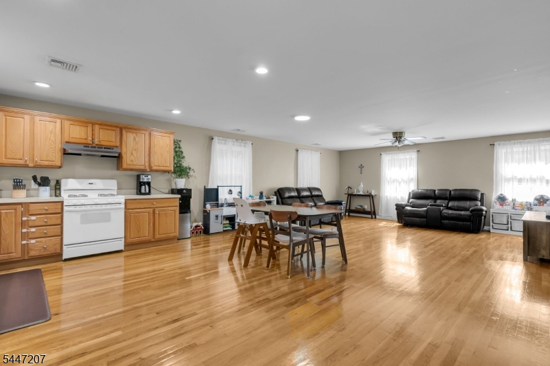 25 Gillette Rd