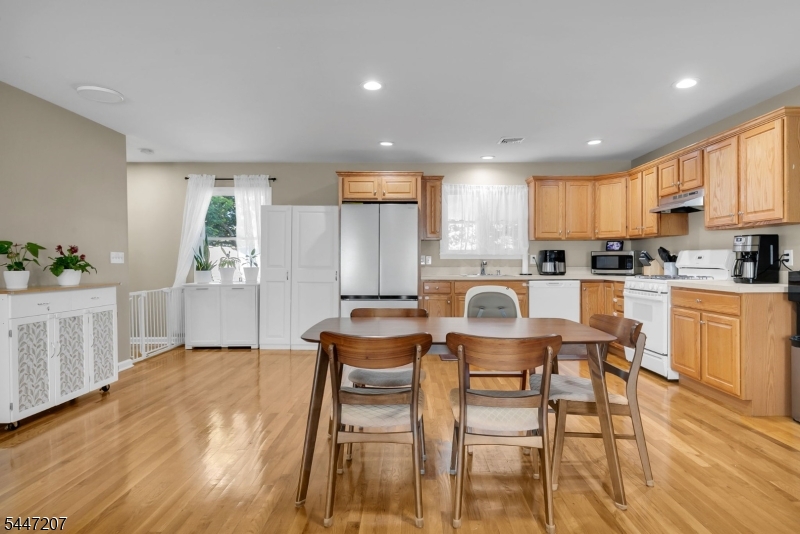 25 Gillette Rd
