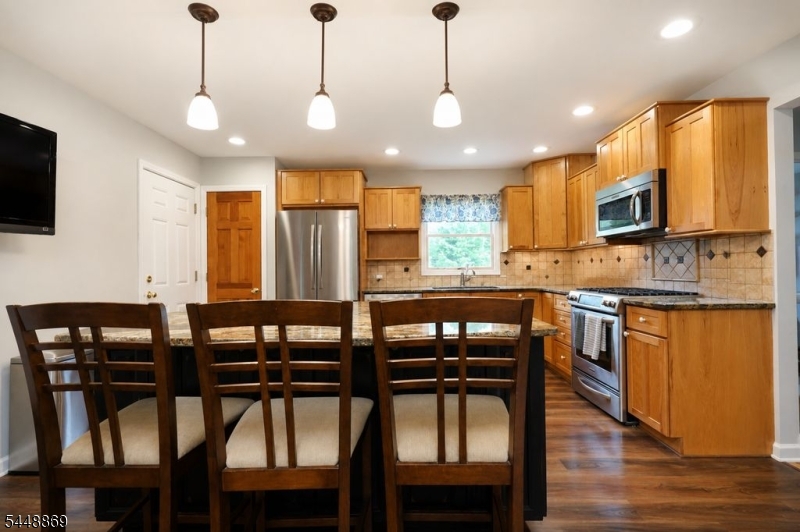 4 Blue Grass Dr