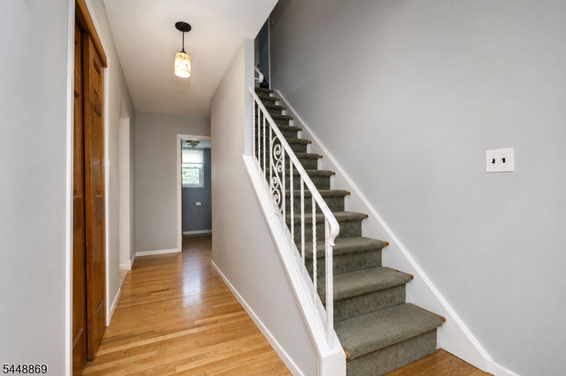 4 Blue Grass Dr
