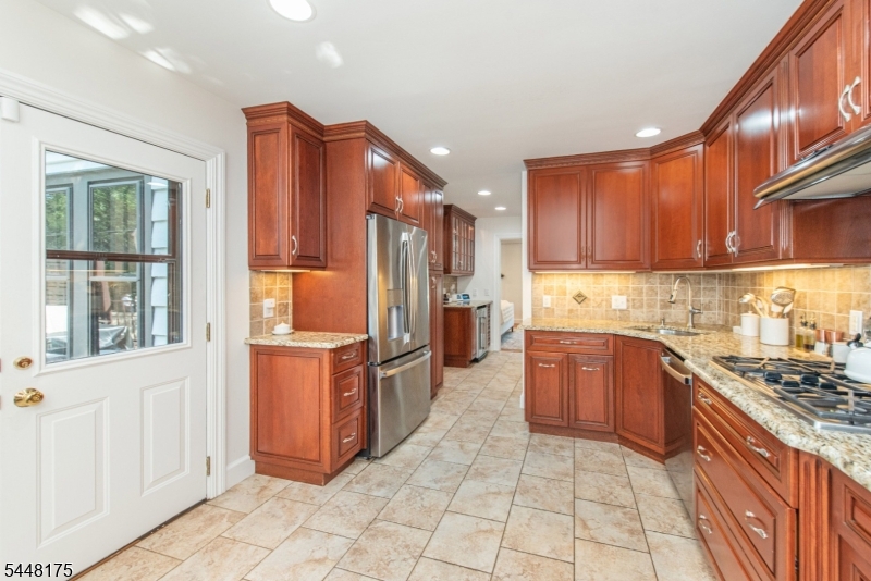 148 Smull Ave