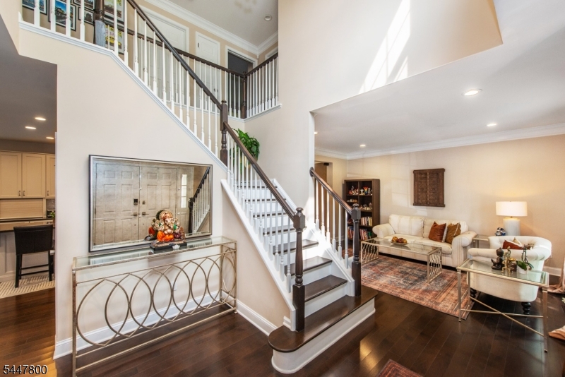 7 GORDON PLACE
