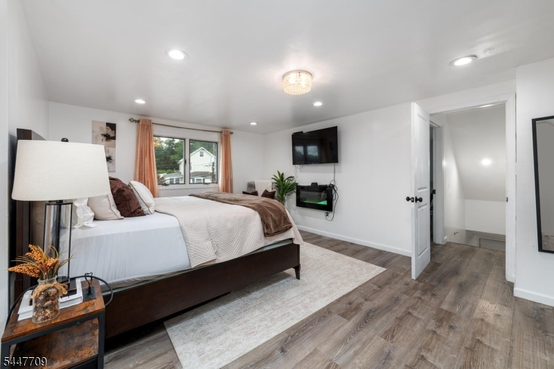 139 Hoover Ave