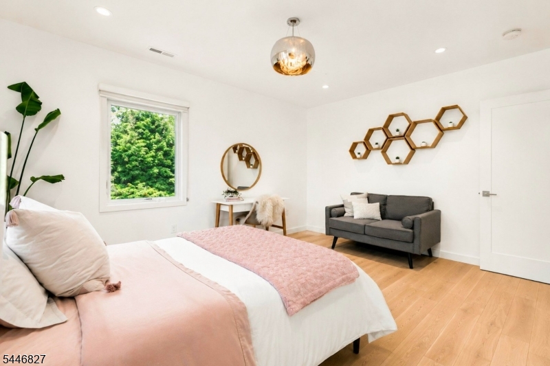 21 Gloucester Rd
