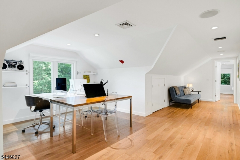 21 Gloucester Rd