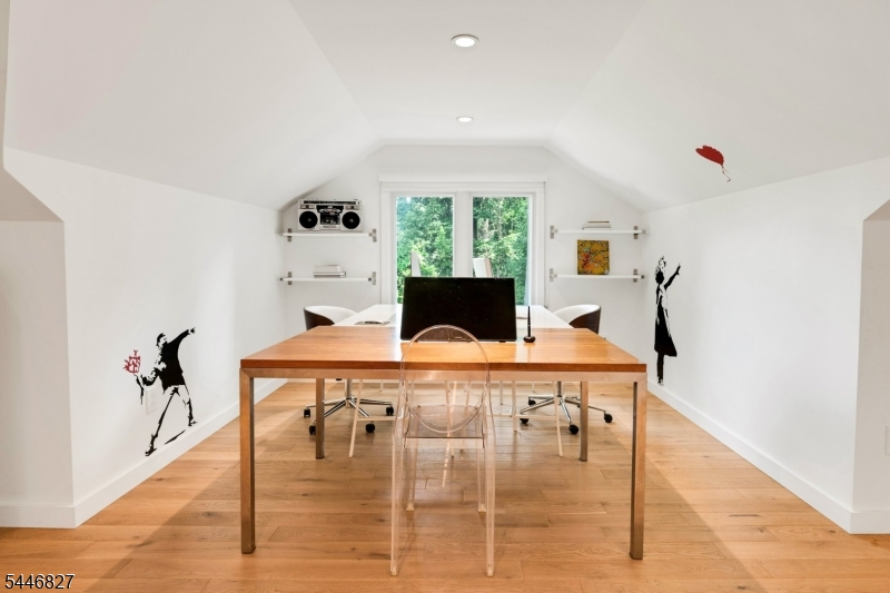 21 Gloucester Rd