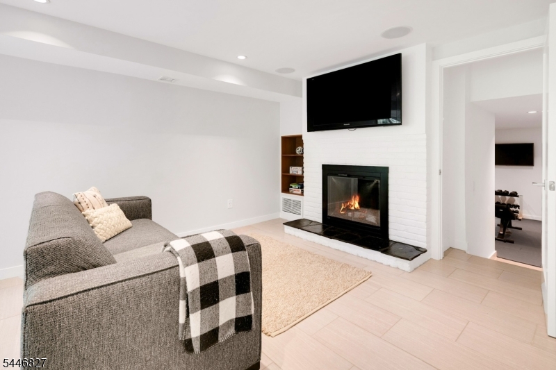21 Gloucester Rd