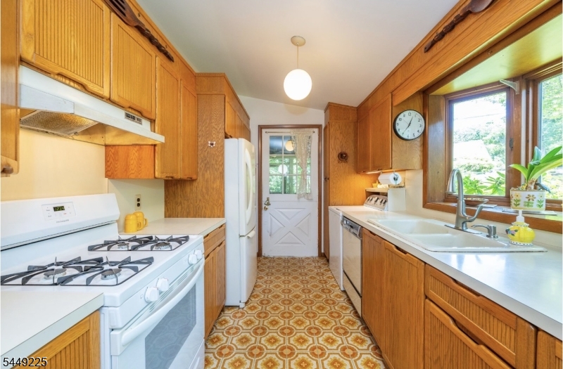 53 Old Wood Rd