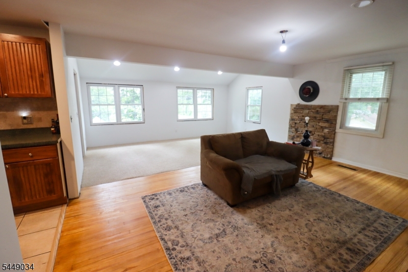 20 Mt Crest Rd