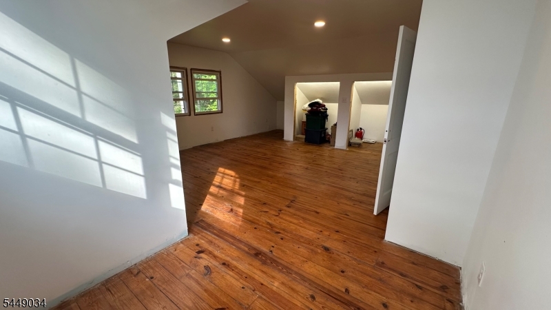 20 Mt Crest Rd