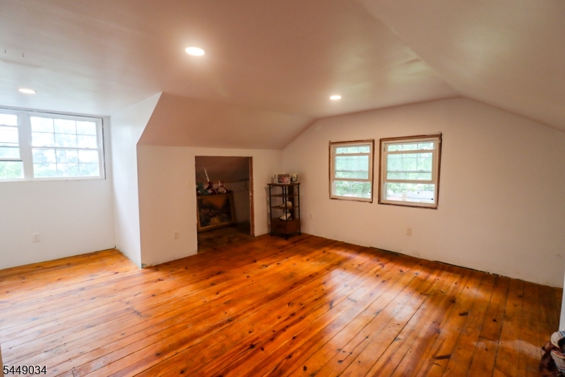20 Mt Crest Rd