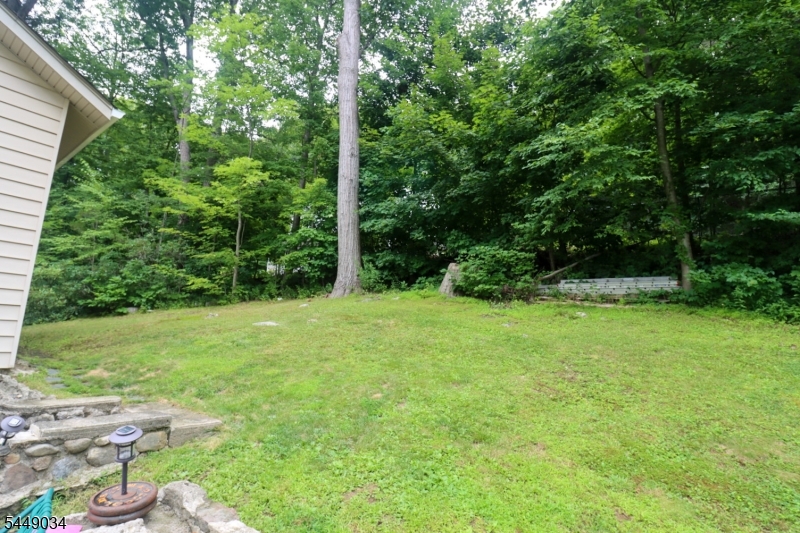 20 Mt Crest Rd