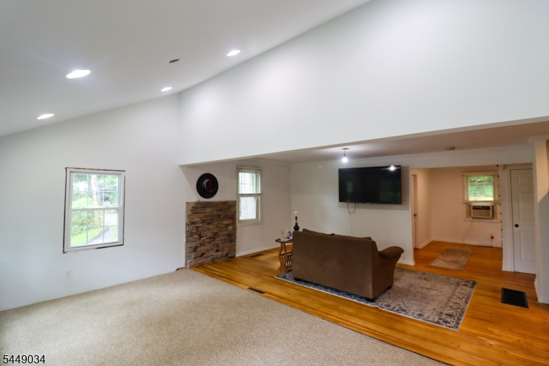 20 Mt Crest Rd