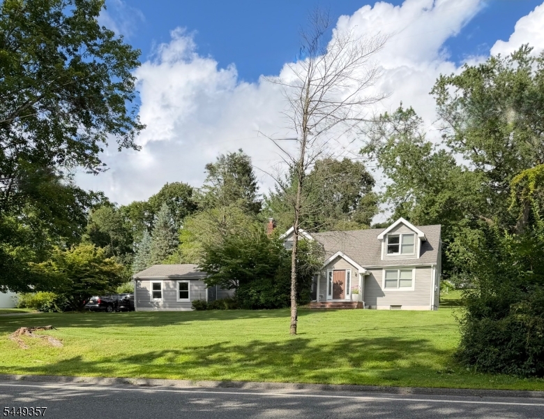 49 Schoolhouse Rd