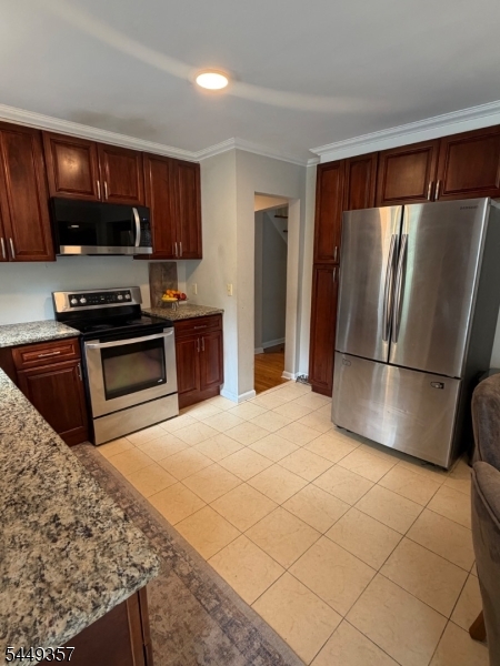 49 Schoolhouse Rd