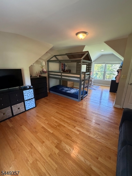49 Schoolhouse Rd