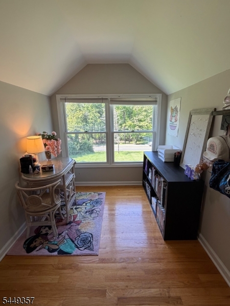49 Schoolhouse Rd