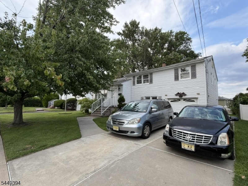 937 Douglas Terrace
