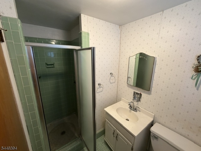 937 Douglas Terrace