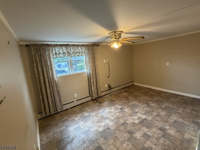 937 Douglas Terrace