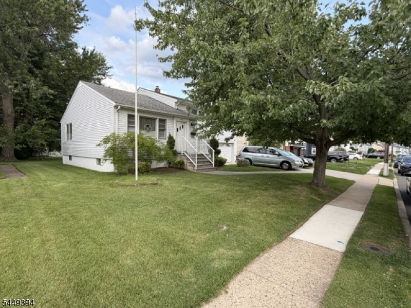 937 Douglas Terrace