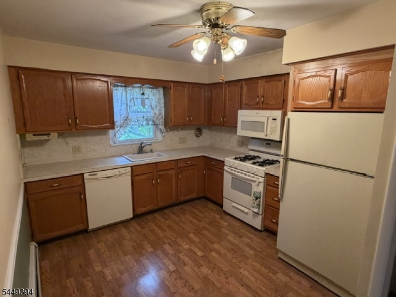 937 Douglas Terrace
