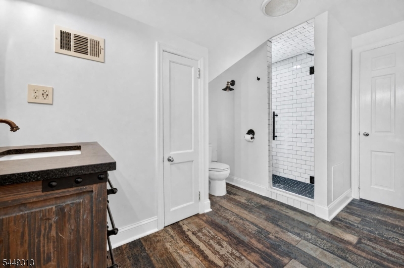 85 Ann St
