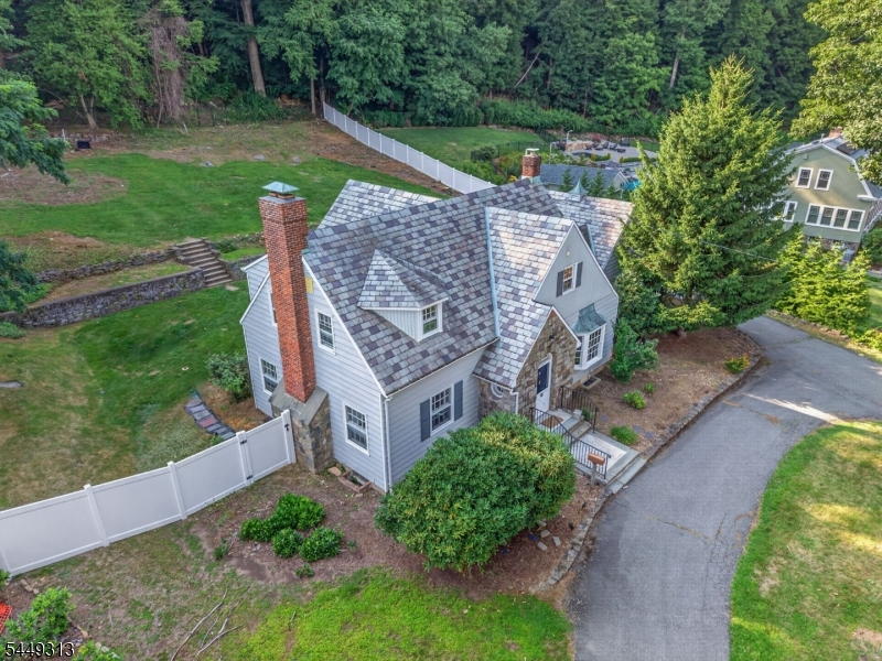 85 Ann St