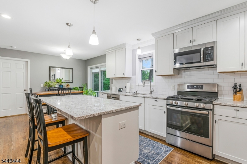 17 Bunn St
