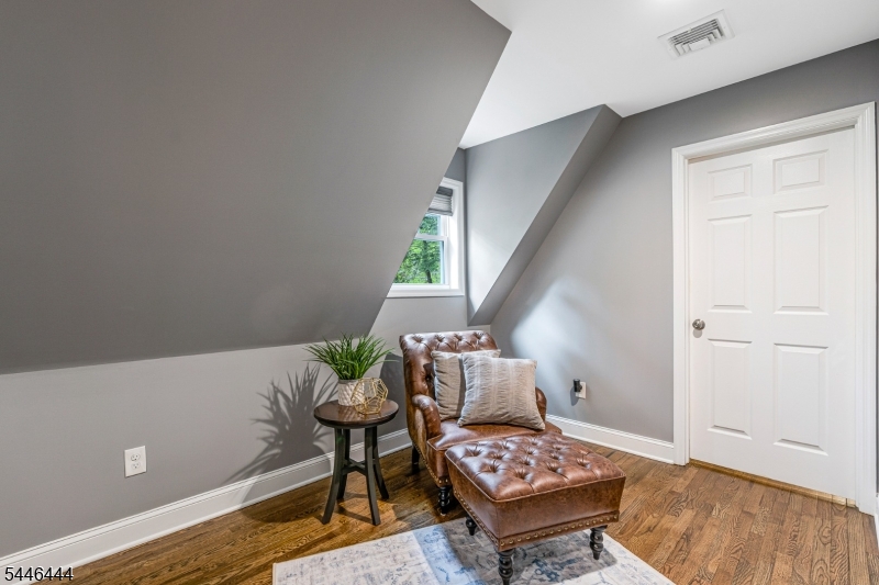 17 Bunn St