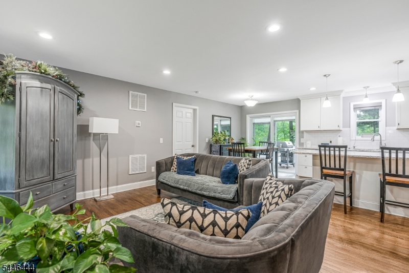 17 Bunn St