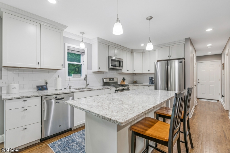 17 Bunn St