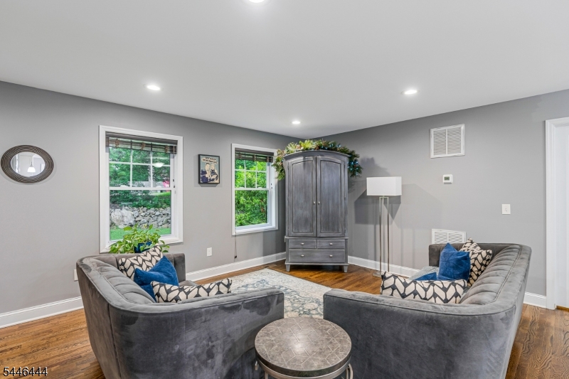17 Bunn St