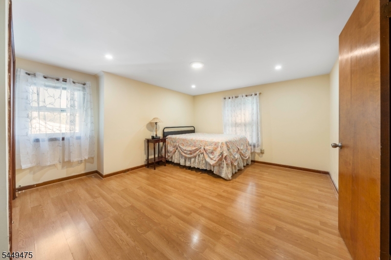 44 Sunnyside Rd