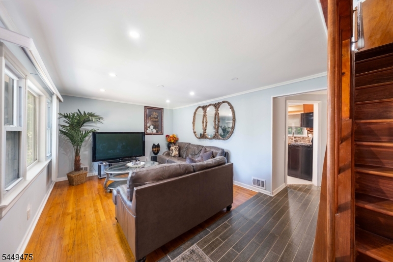 44 Sunnyside Rd