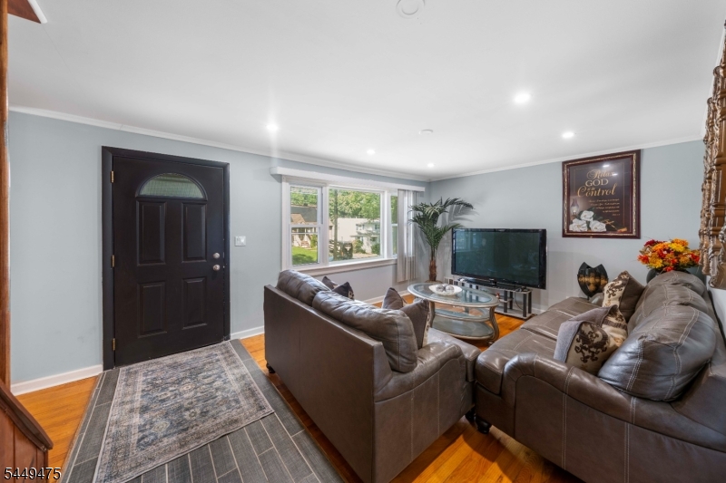 44 Sunnyside Rd