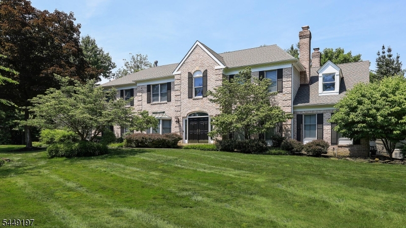 16 Chesterfield Dr