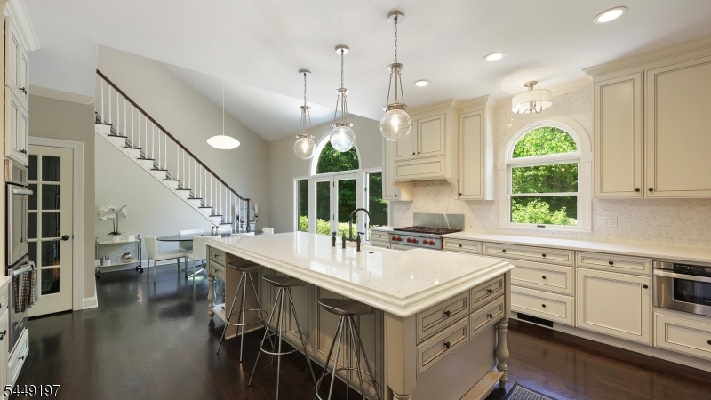 16 Chesterfield Dr