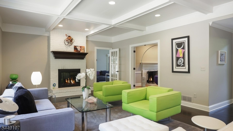 16 Chesterfield Dr